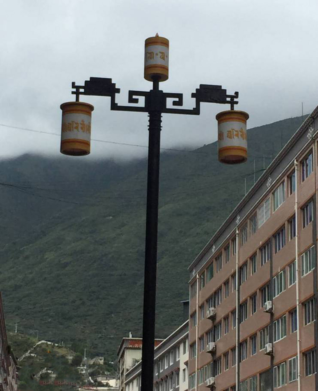 民族风市电路灯