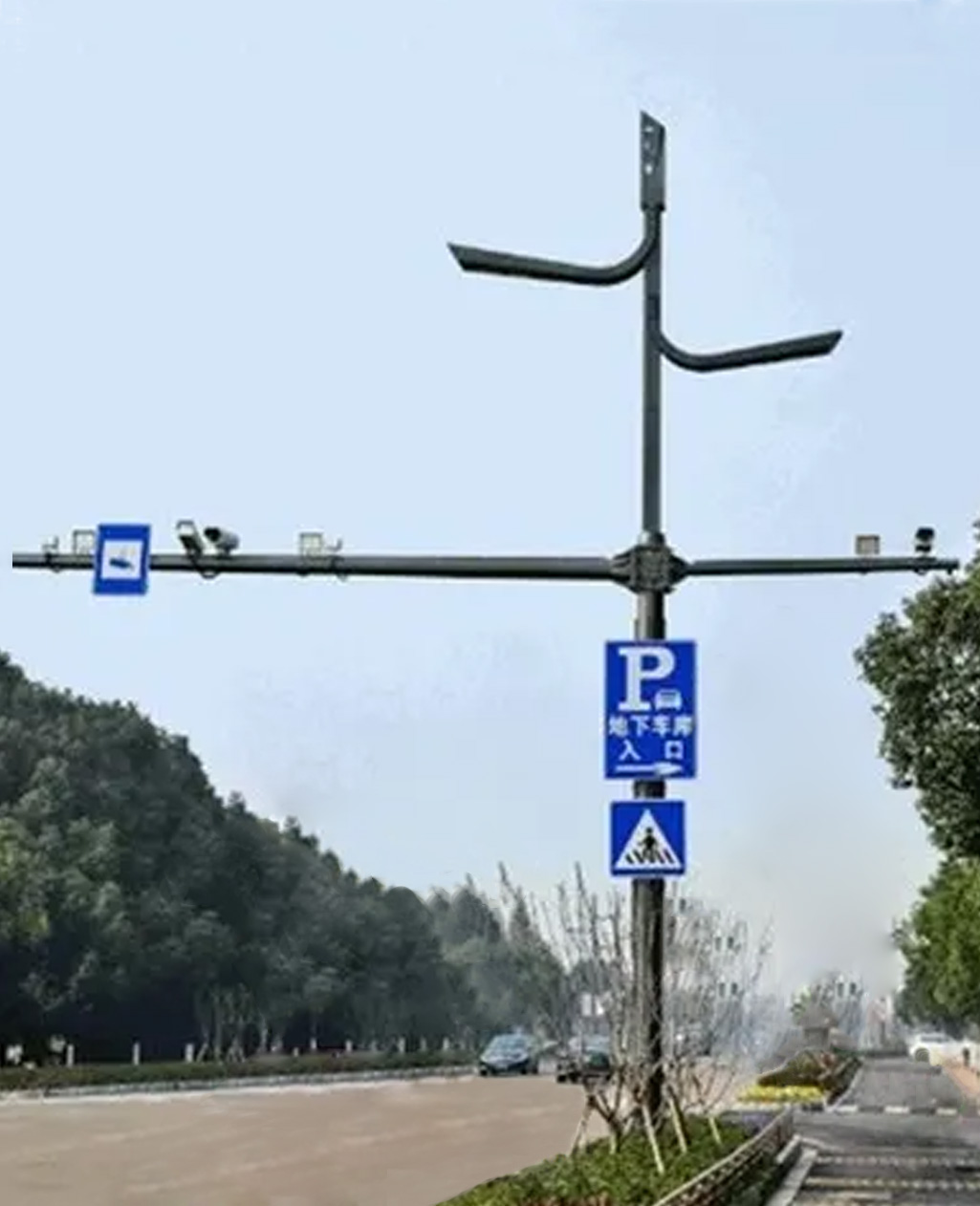 综合杆路灯
